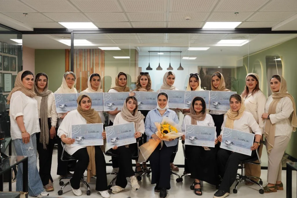 صفحه اصلی 6 Academy